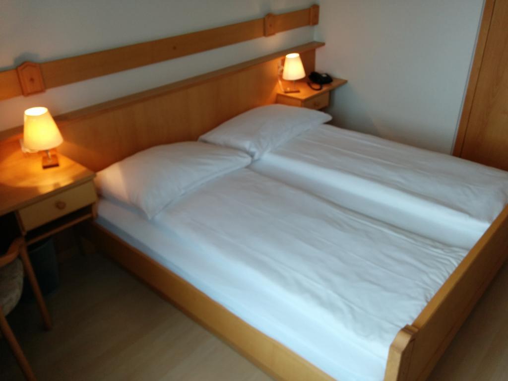 Hotel Terminus Samedan Chambre photo